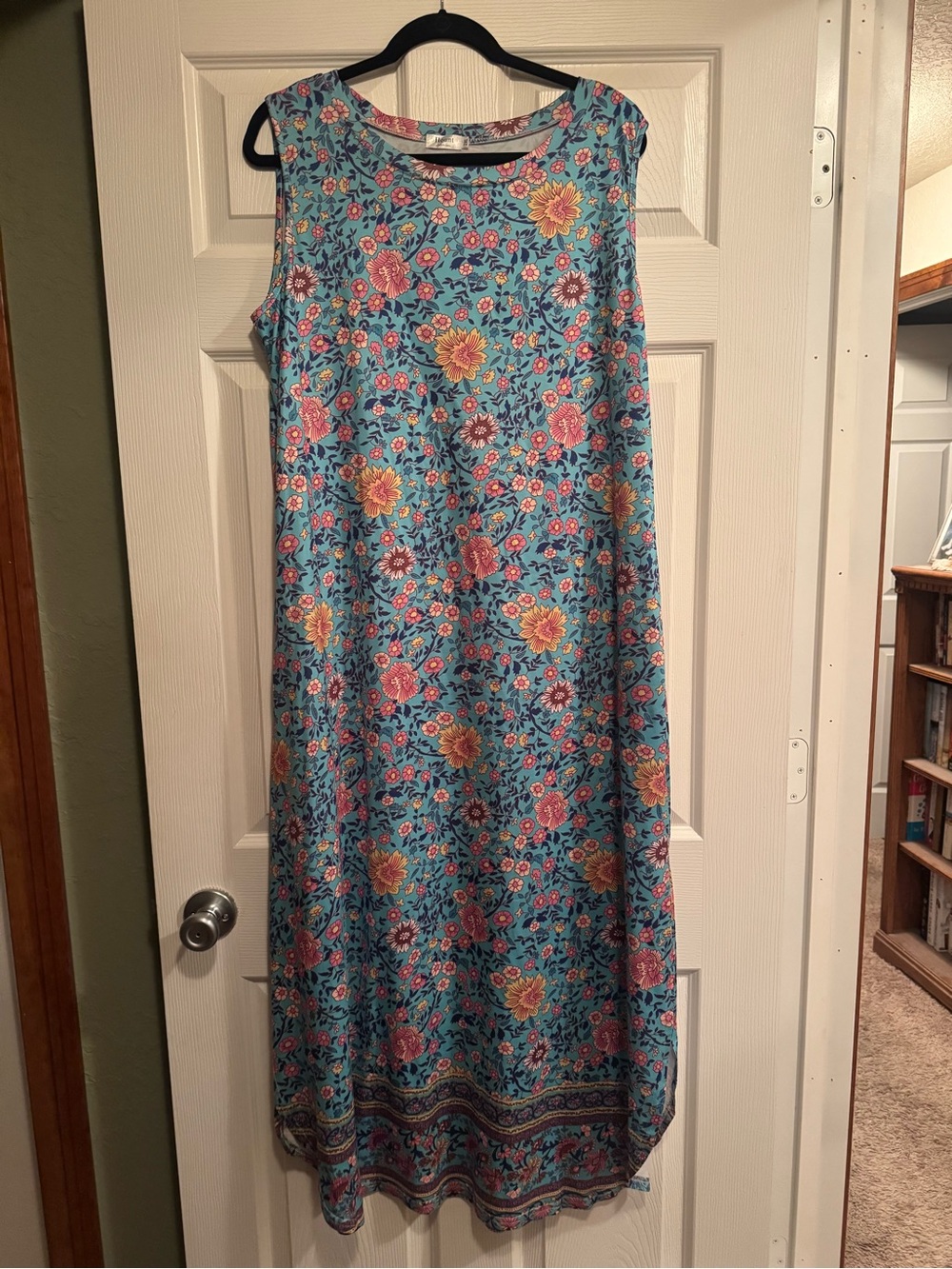 Hount Sz 2XL Sleeveless Blue Floral Maxi Dress w/ scoop stripe hem